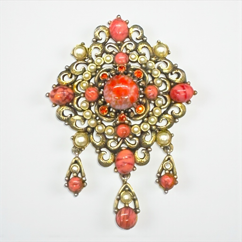 Vintage Hallmarked Hollycraft Coral Art Glass Cabochon & Pearl Dangling Brooch - Picture 7 of 11